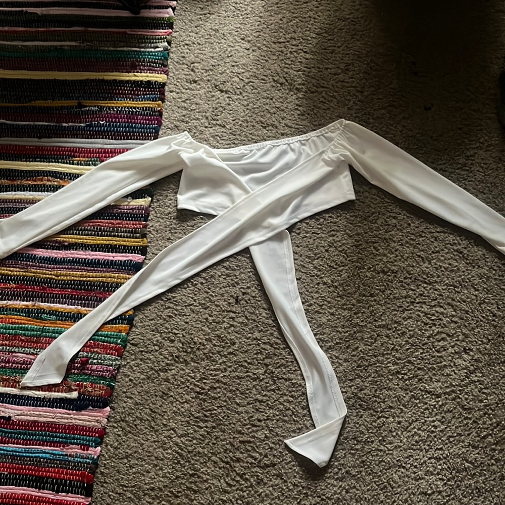 Long sleeve tie in front cropped shirt